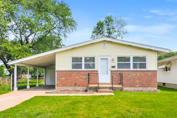 635 LOYOLA DR FLORISSANT, MO 63031